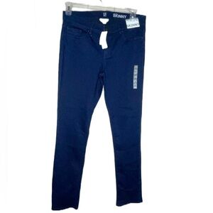 𝅺NEW York and company skinny low rise dark denim jeans size 10 NWT